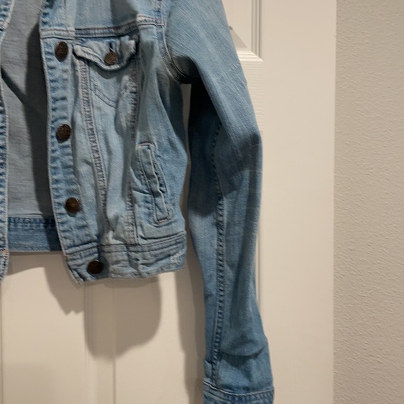 Very used blue Jean jacket - Picture 3 of 3